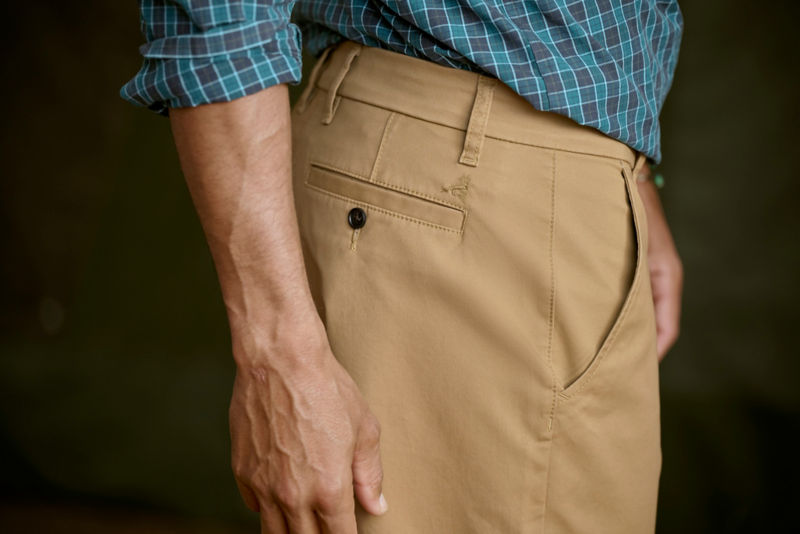 1856 Easy Care Angler 9" Chino Shorts - TRUE NAVY image number 4