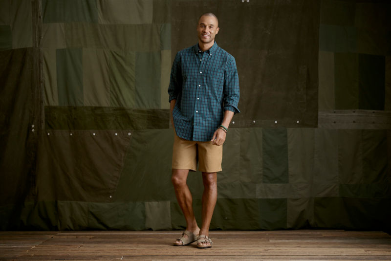 1856 Easy Care Angler 9" Chino Shorts - TRUE NAVY image number 7