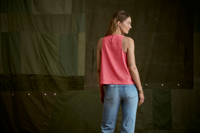 Performance Linen Tank - POPPY GINGHAM image number 3