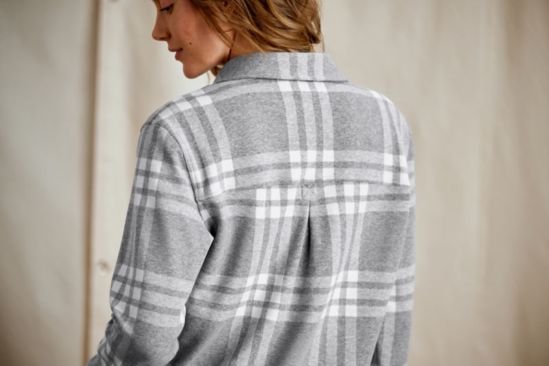 Women&rsquo;s Snowy River Button-Down Long-Sleeve Shirt - LIGHT GRAY/SNOW PLAID image number 2