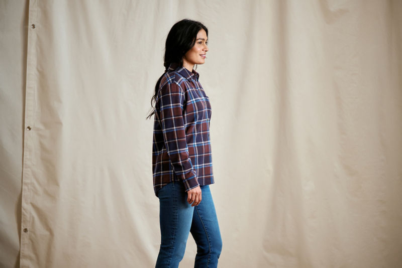 Women&rsquo;s Snowy River Button-Down Long-Sleeve Shirt - RAISIN/BLUE PLAID image number 3