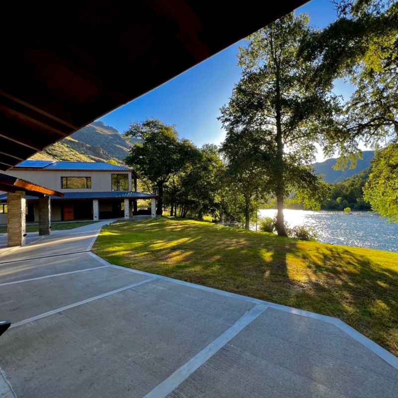 Achala Outfitters Fly Fishing Lodge - 