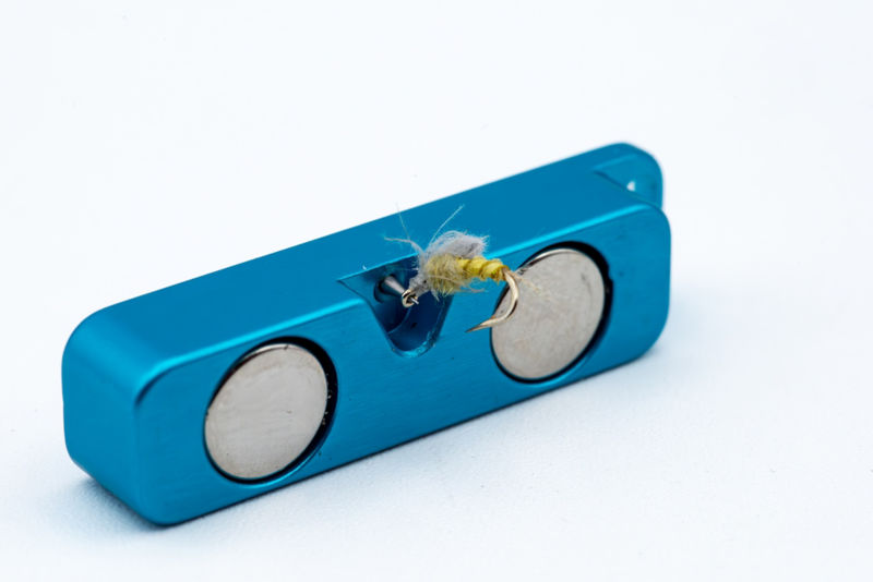 Cling Mag Grab Rod Rack - BLUE image number 3