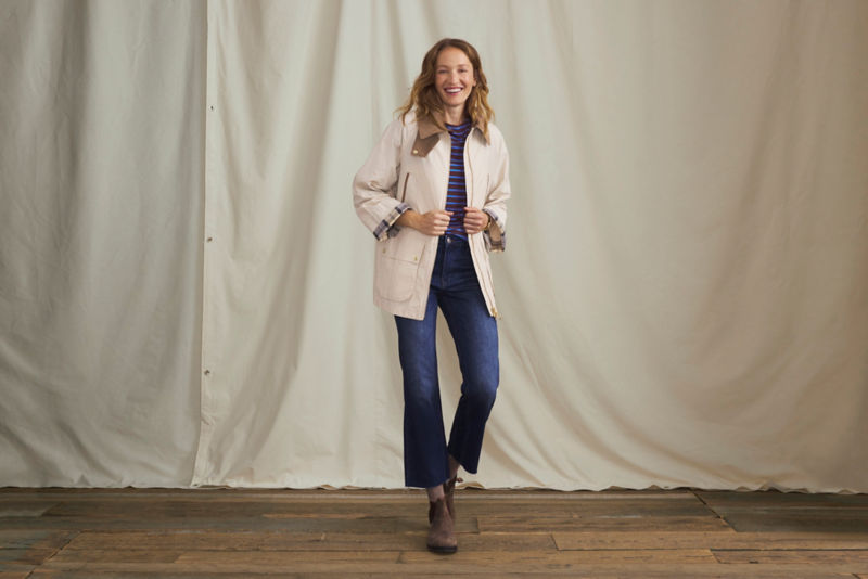 Women&rsquo;s Barbour&reg; Icons Bedale Showerproof Jacket - JASMINE/DRESS image number 3