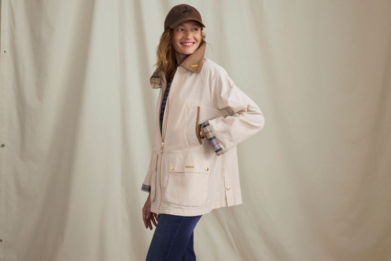 Women&rsquo;s Barbour&reg; Icons Bedale Showerproof Jacket - JASMINE/DRESS image number 4
