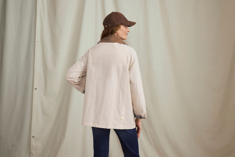 Women&rsquo;s Barbour&reg; Icons Bedale Showerproof Jacket - JASMINE/DRESS image number 5