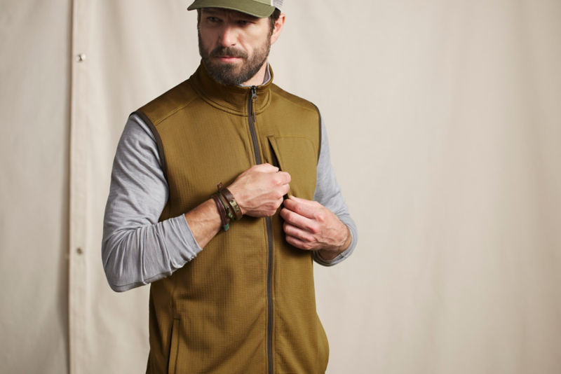 Men&rsquo;s Horseshoe Hills Fleece Vest - FIELD KHAKI/ESPRESSO image number 1