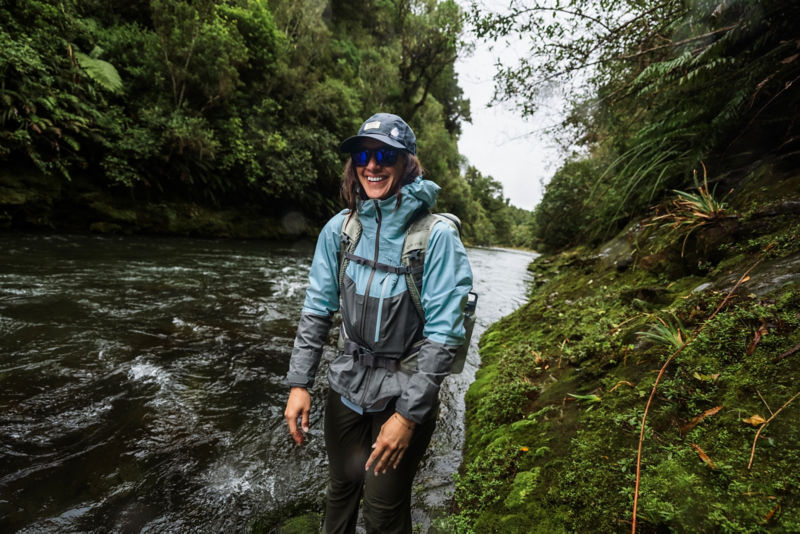 Women&rsquo;s Ultralight Wading Jacket - MINERAL BLUE image number 1